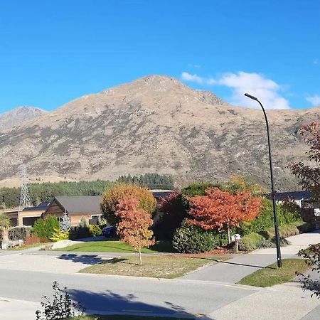 Banbury Deluxe With Spa Bath! Private Courtyard! Queenstown Eksteriør bilde