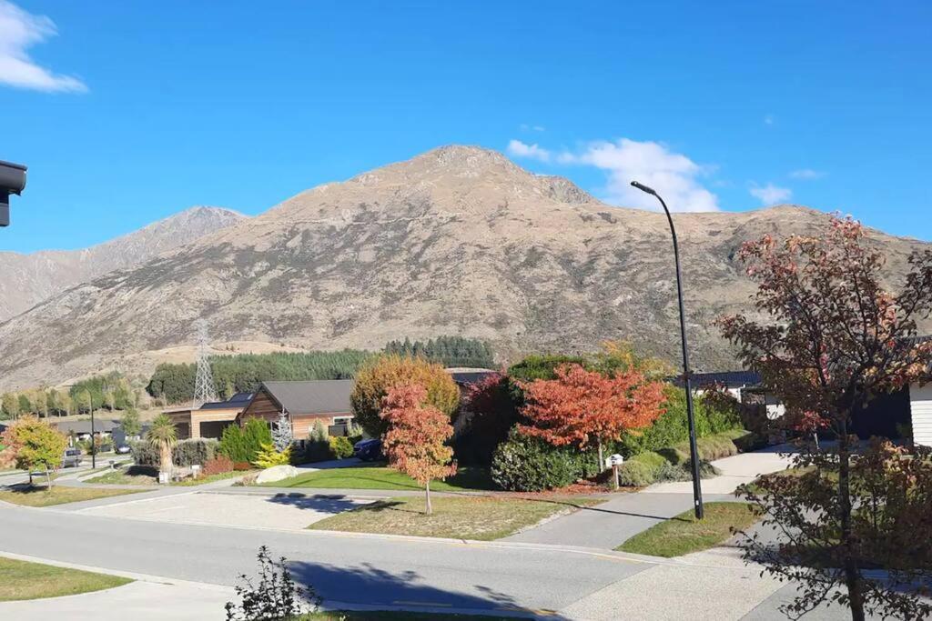Banbury Deluxe With Spa Bath! Private Courtyard! Queenstown Eksteriør bilde